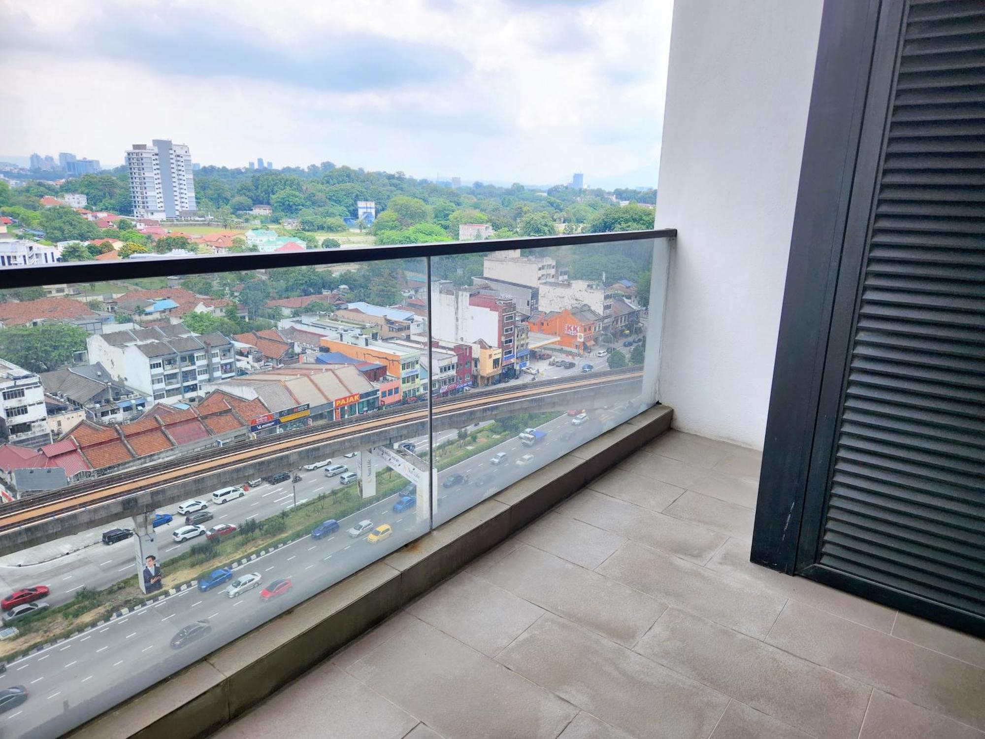 Appartamento The Establishment Bangsar Kuala Lumpur Esterno foto